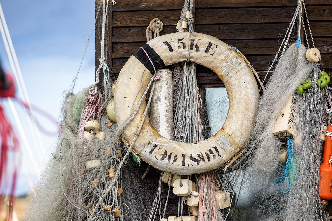 亚马逊AWS实名账号：详情下载教程微信app并安装到手机